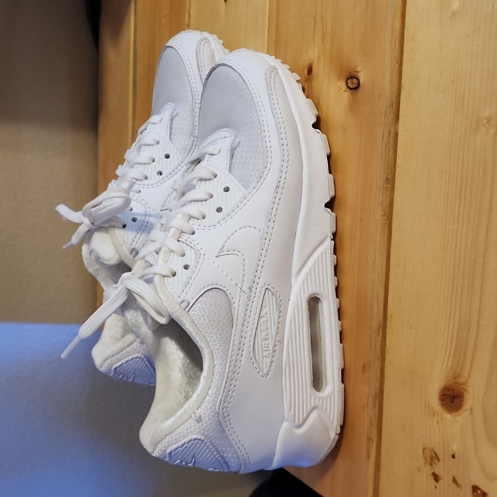 NIKE AirMax shoes 7.5